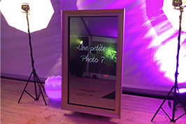 location borne photo 14-Miroir-photo-Pixil-soiree